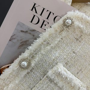 Off-White Lightweight Luxury Short Jacket for Women, Stylish Tassel Design for Autumn and Winter 2024, Elegant Layering Piece