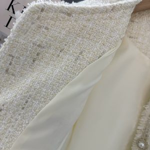 Off-White Lightweight Luxury Short Jacket for Women, Stylish Tassel Design for Autumn and Winter 2024, Elegant Layering Piece