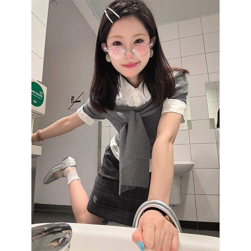 One-Shoulder Short Sleeve Knitted Top for Women - Trendy Gray Summer T-Shirt, Slim Fit, Hot Girl Style, Y2K Fashion