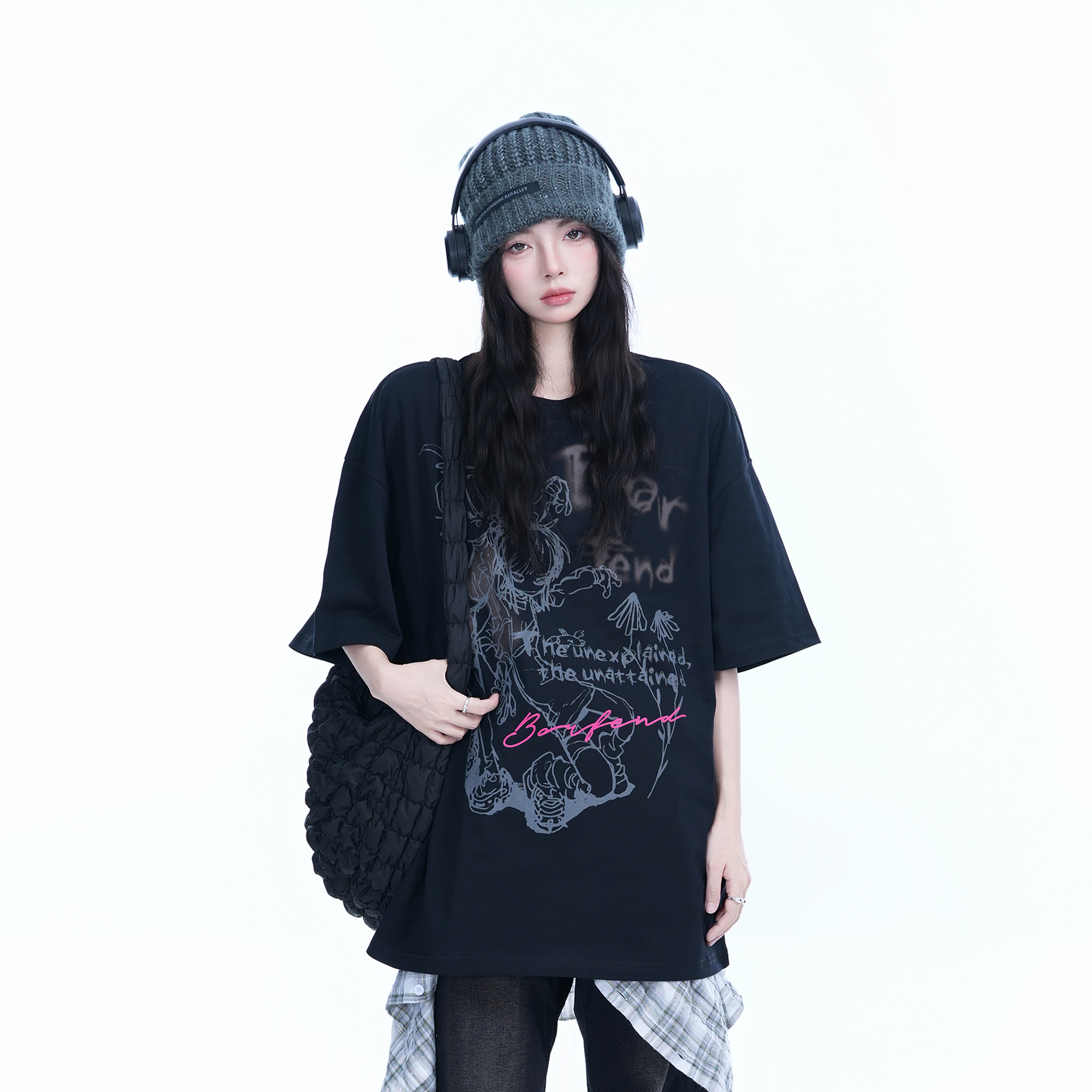 Oversized Black Short Sleeve T-Shirt for Women - American Street Style, Casual Cotton Tee with "Sit and Eat Until the Mountains Are Empty" Print