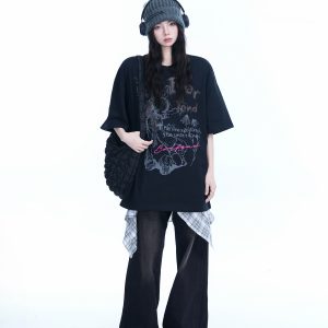 Oversized Black Short Sleeve T-Shirt for Women - American Street Style, Casual Cotton Tee with "Sit and Eat Until the Mountains Are Empty" Print