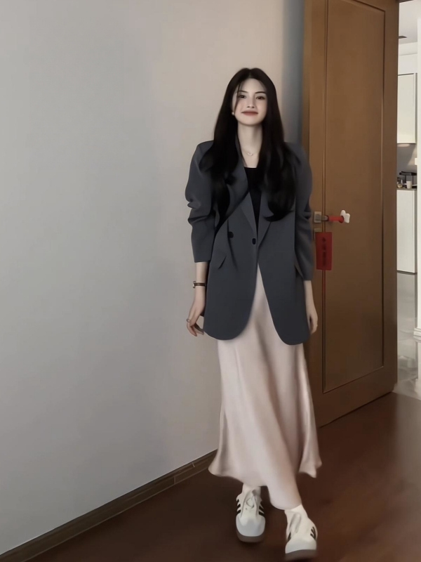 Oversized Gray Blazer for Women - Spring Autumn Casual Korean Style with Shoulder Pads, Loose Fit Design Oversized Gray Blazer for Women - Spring Autumn Casual Korean Style with Shoulder Pads, Loose Fit Design