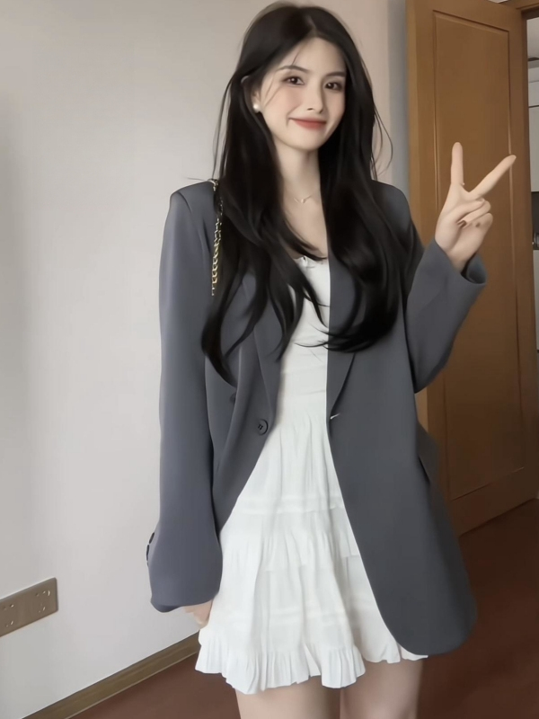Oversized Gray Blazer for Women - Spring Autumn Casual Korean Style with Shoulder Pads, Loose Fit Design Oversized Gray Blazer for Women - Spring Autumn Casual Korean Style with Shoulder Pads, Loose Fit Design
