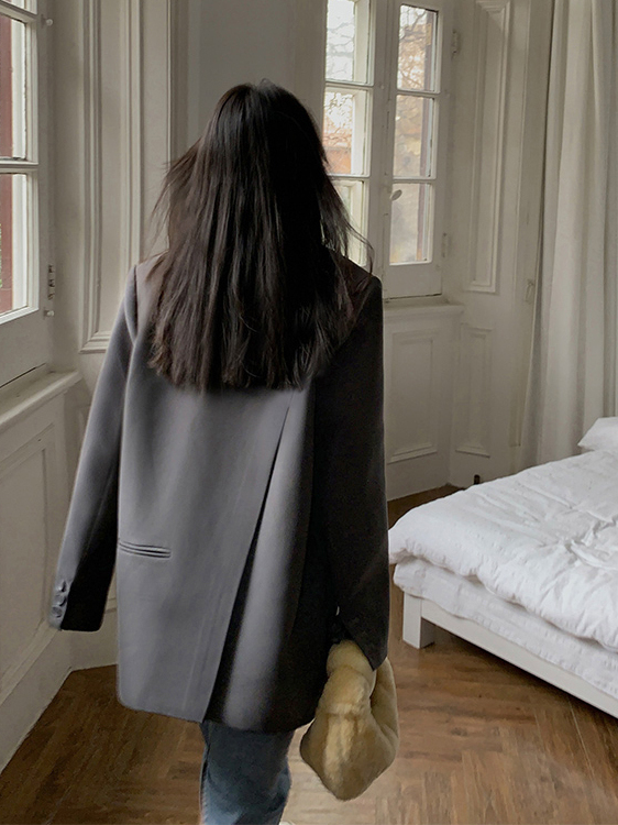 Oversized Gray Suit Jacket for Women, Loose Fit Blazer, Elegant Slimming Design, High-End Street Fashion, 2025 Spring Autumn Collection Oversized Gray Suit Jacket for Women, Loose Fit Blazer, Elegant Slimming Design, High-End Street Fashion, 2025 Spring Autumn Collection
