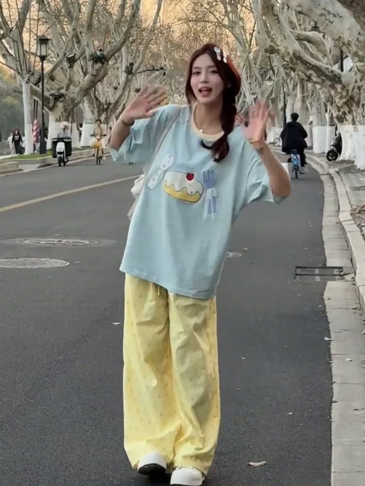 Patchwork Embroidered Cherry Cake Short Sleeve T-Shirt for Women - Summer 2025 Color-Blocked Trendy Top, Age-Reducing Style Patchwork Embroidered Cherry Cake Short Sleeve T-Shirt for Women - Summer 2025 Color-Blocked Trendy Top, Age-Reducing Style