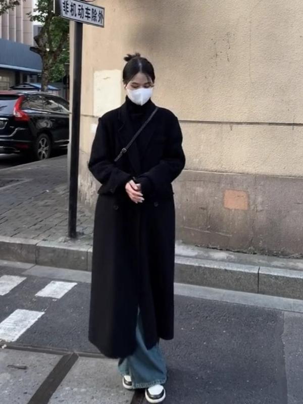 Petite Hepburn-Style Black Double-Faced Cashmere Coat for Women, Mid-Length Woolen Outerwear for Autumn/Winter 2024 Petite Hepburn-Style Black Double-Faced Cashmere Coat for Women, Mid-Length Woolen Outerwear for Autumn/Winter 2024