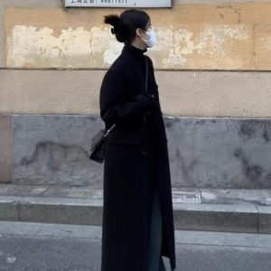 Petite Hepburn-Style Black Double-Faced Cashmere Coat for Women, Mid-Length Woolen Outerwear for Autumn/Winter 2024