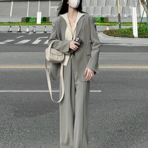 Petite Loose Casual Gray Suit Jacket for Women - Korean Style Blazer for Early Autumn Fashion