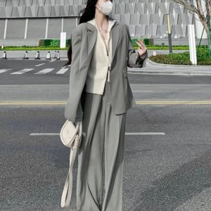 Petite Loose Casual Gray Suit Jacket for Women - Korean Style Blazer for Early Autumn Fashion