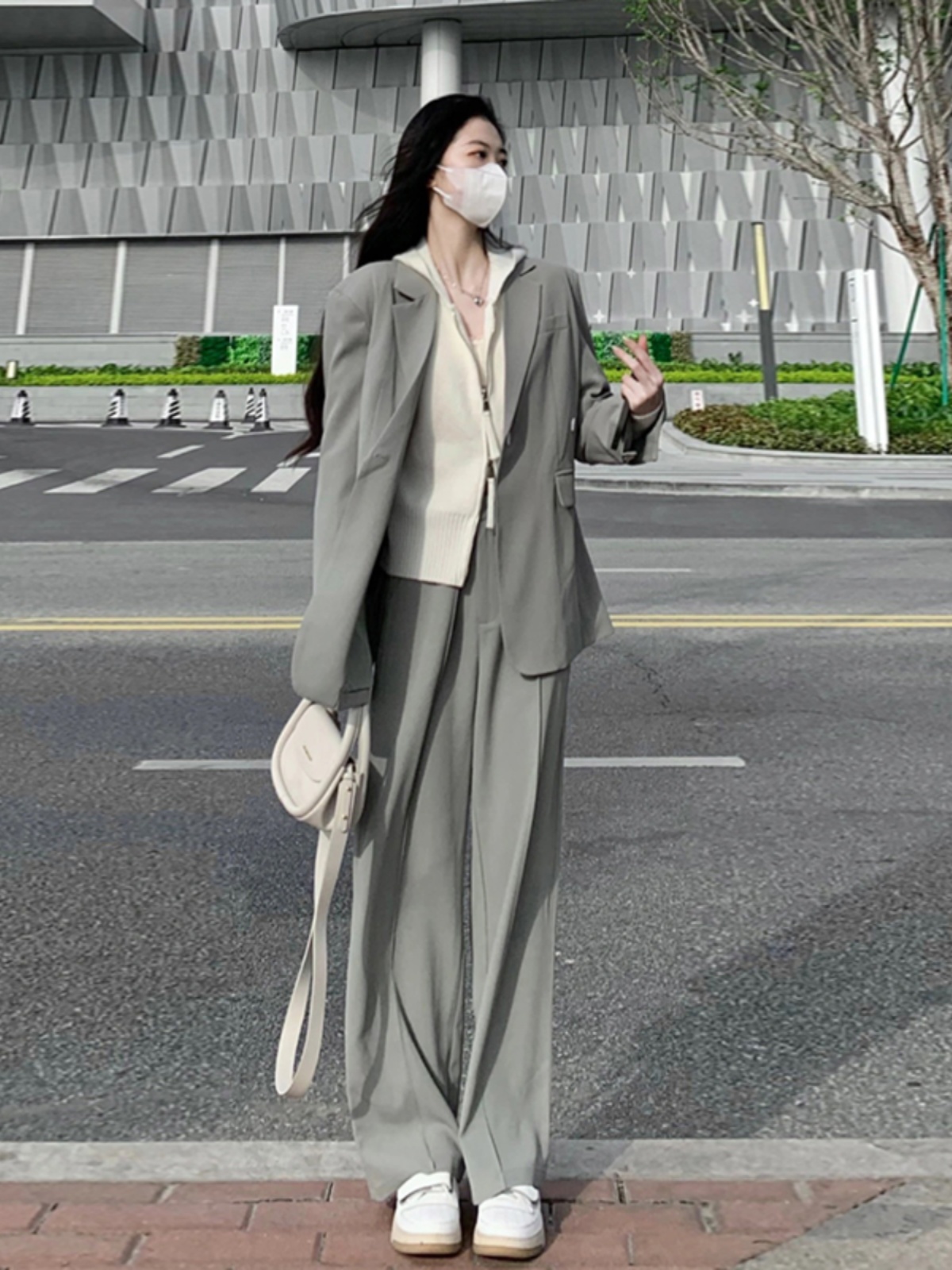 Petite Loose Casual Gray Suit Jacket for Women - Korean Style Blazer for Early Autumn Fashion Petite Loose Casual Gray Suit Jacket for Women - Korean Style Blazer for Early Autumn Fashion