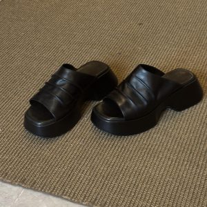 Petite Sheepskin Retro Slip-On Sandals for Women - Thick-Soled, Height-Increasing, Wrinkled Square Toe, Open Toe Design