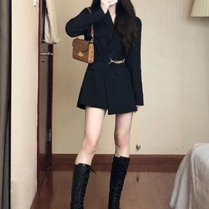 Petite Women's Black Suit Jacket - Elegant Korean Style, Tailored Design for a Gentle and Mature Look