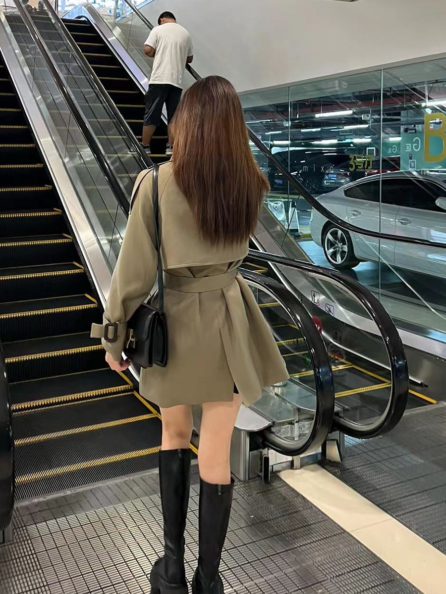 Petite Women's Mid-Length Trench Coat 2024 - Chic British Style for Spring & Autumn, High-End Korean Fashion Petite Women's Mid-Length Trench Coat 2024 - Chic British Style for Spring & Autumn, High-End Korean Fashion