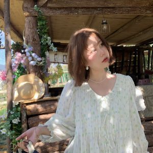 Pink Lily of the Valley Floral Doll Collar Long Sleeve Shirt for Women, Loose Thin Top for Spring and Autumn, Vintage Style