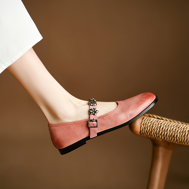 Pink Soft-Soled Mary Jane Shoes with Round Toe - Italian Style Flats for Women, Perfect for Y2K and Retro Looks Pink Soft-Soled Mary Jane Shoes with Round Toe - Italian Style Flats for Women, Perfect for Y2K and Retro Looks