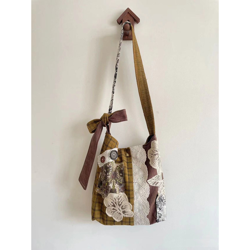 Plaid Bucket Bag with Lace Splicing - Versatile Shoulder & Crossbody Bag for Autumn and Winter Style