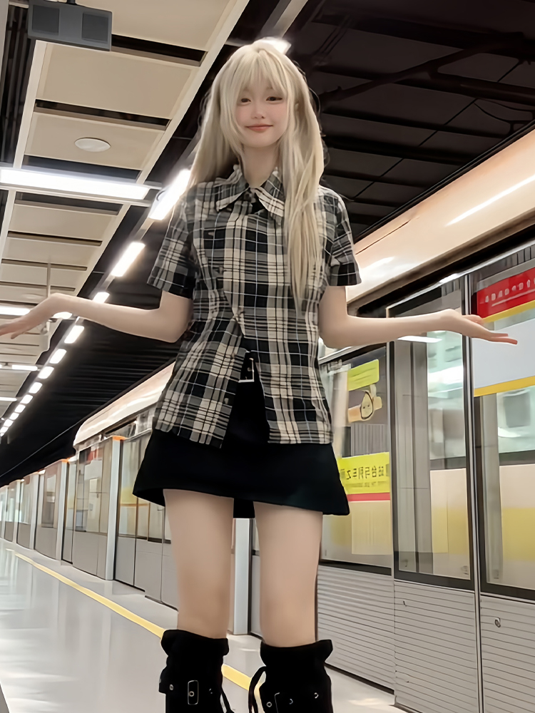 Plaid Short-Sleeve Shirt Jacket for Women - Irregular Button-Up, Slim Fit, American Style, 2025 Summer Fashion Plaid Short-Sleeve Shirt Jacket for Women - Irregular Button-Up, Slim Fit, American Style, 2025 Summer Fashion