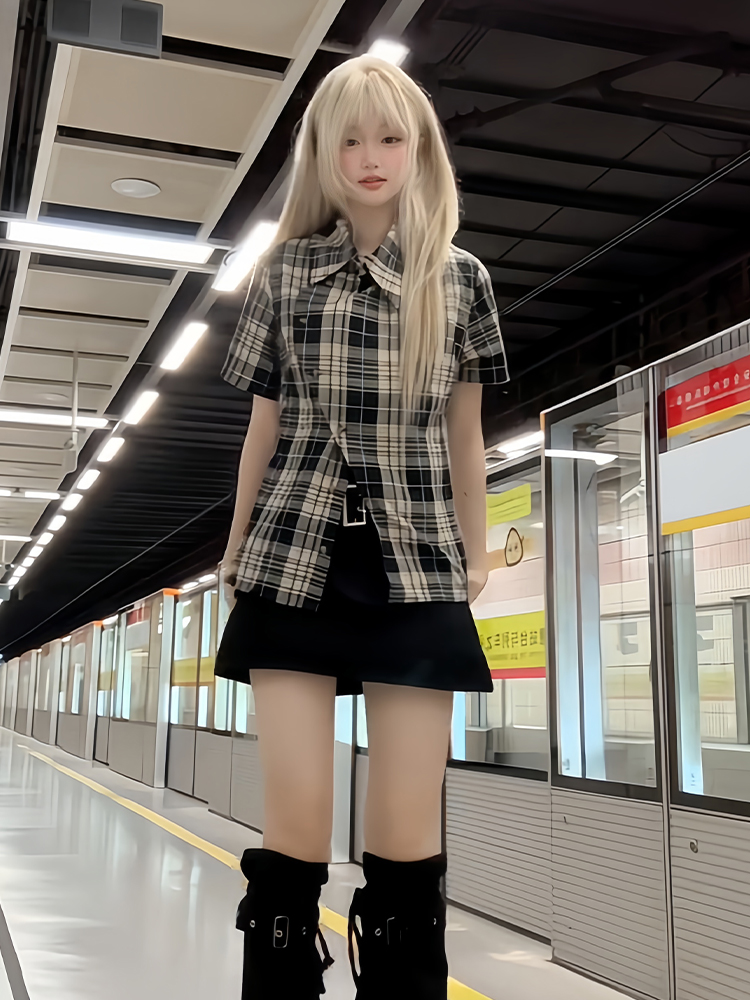 Plaid Short-Sleeve Shirt Jacket for Women - Irregular Button-Up, Slim Fit, American Style, 2025 Summer Fashion Plaid Short-Sleeve Shirt Jacket for Women - Irregular Button-Up, Slim Fit, American Style, 2025 Summer Fashion