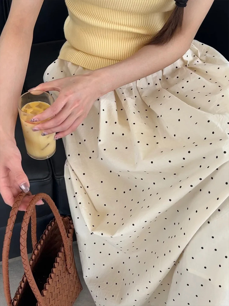 Plus Size Apricot Polka Dot A-Line Half Skirt for Curvy Women - Flattering High-Waisted Summer Style 2025 Plus Size Apricot Polka Dot A-Line Half Skirt for Curvy Women - Flattering High-Waisted Summer Style 2025