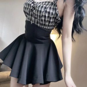 Plus Size Black Fluffy Half Skirt for Women - High-Waisted Pleated A-Line Umbrella Skirt for Autumn Winter, Slimming Fit for Petite Figures