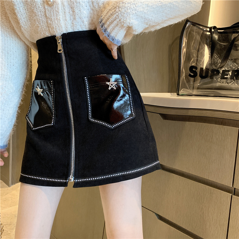 Plus Size Black One-Piece High-Waisted A-Line Skirt for Women - Slimming Zipper Detail, Perfect for Spring and Summer Fashion.