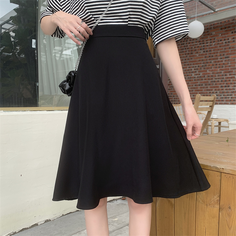 Plus Size Black Puffed A-Line Skirt for Summer, High-Waisted Umbrella Design, Slimming Anti-Exposure Style for Curvy Women
