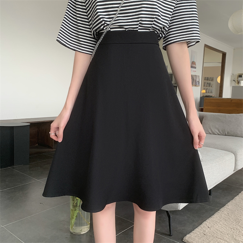 Plus Size Black Puffed A-Line Skirt for Summer, High-Waisted Umbrella Design, Slimming Anti-Exposure Style for Curvy Women