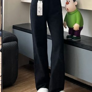 Plus-Size Black Straight-Leg Jeans for Petite Women - 2025 New Style, Loose Fit, Casual Fashion Essential