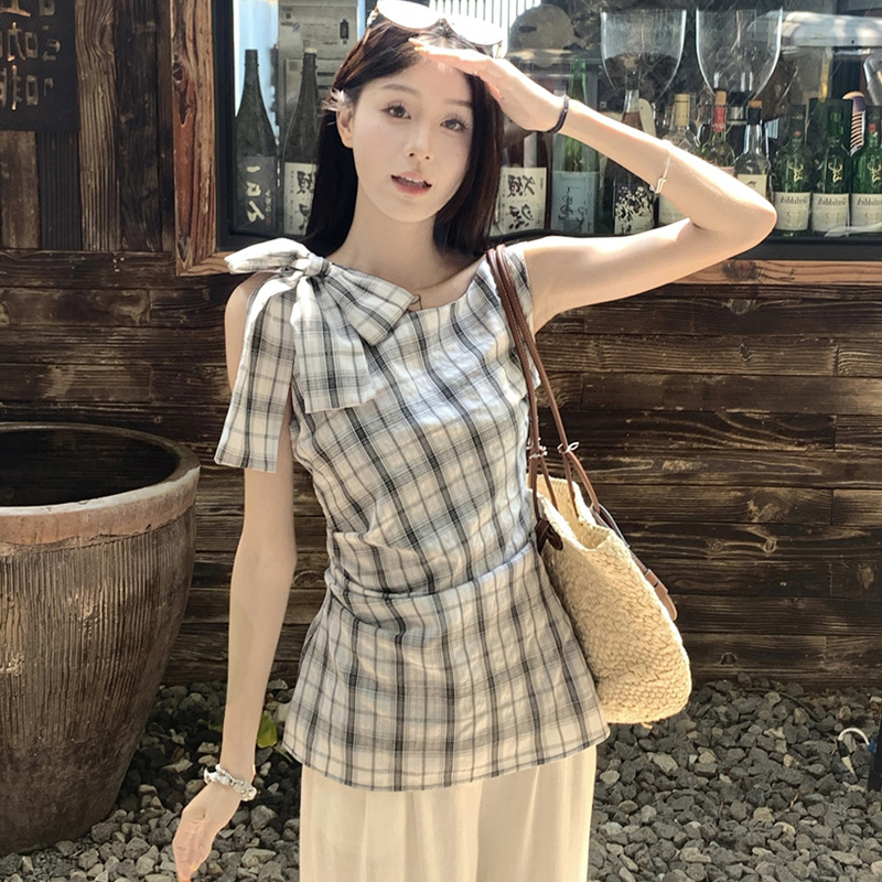 Plus Size Checkered Sleeveless Shirt for Women - Summer French Style Tie-Up Top, Slim Fit, Perfect for Casual Outings and Y2K Fashion