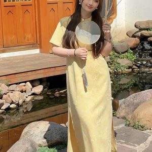 Plus-Size Chinese-Style Jacquard Cheongsam Dress for Women, Elegant Short-Sleeve Design, Flattering Fit for Curvy Figures