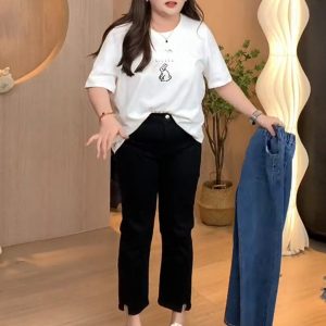 Plus-Size Cigarette Jeans for Women - Flattering Straight-Leg, Elastic Waist, Cropped Design, Versatile Summer Pants for Curvy Figures