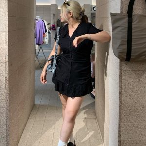 Plus Size Elegant A-Line Little Black Dress, Pleated Chiffon Commuter Style, French-Inspired Design for Effortless Chic Look