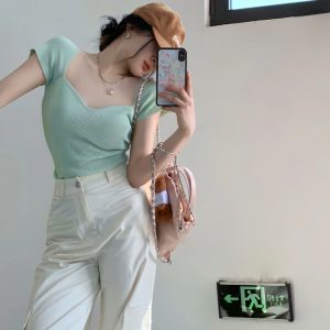 Plus-Size Flattering Square Neck Short Sleeve Knitted Top for Girls - Stylish Summer Essential, Cute and Slimming Design