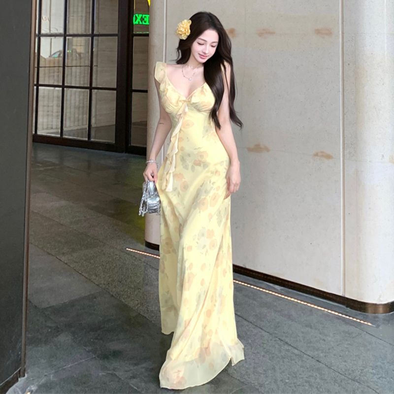 Plus-Size Floral Ruffled Strap Dress for Women - Summer French Style, Waist-Cinching, Elegant Long Dress for Vacation Vibes