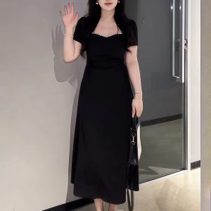 Plus-Size French Hepburn-Style Black Square-Neck Dress for Women - Elegant Summer Little Black Dress for Social Events