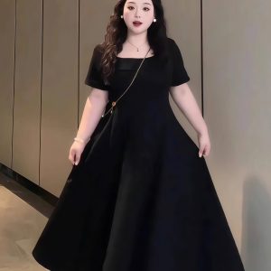 Plus-Size French Hepburn-Style Square-Neck Dress with Flattering A-Line Skirt for Summer, Perfect for Pear-Shaped Figures