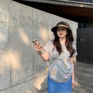 Plus Size Gray Cartoon Print Animal Party T-Shirt - Loose Fit Short Sleeve Top for Casual Style