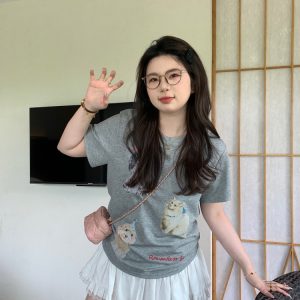 Plus Size Gray Cartoon Print Animal Party T-Shirt - Loose Fit Short Sleeve Top for Casual Style