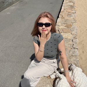 Plus Size High Waist Slimming Midi Skirt - Versatile American Style Work Skirt for Summer Fashion