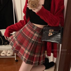 Plus Size High-Waisted A-Line Plaid Wool Pleated Skirt for Autumn Winter - Flattering Short Skirt for Curvy Women and Students