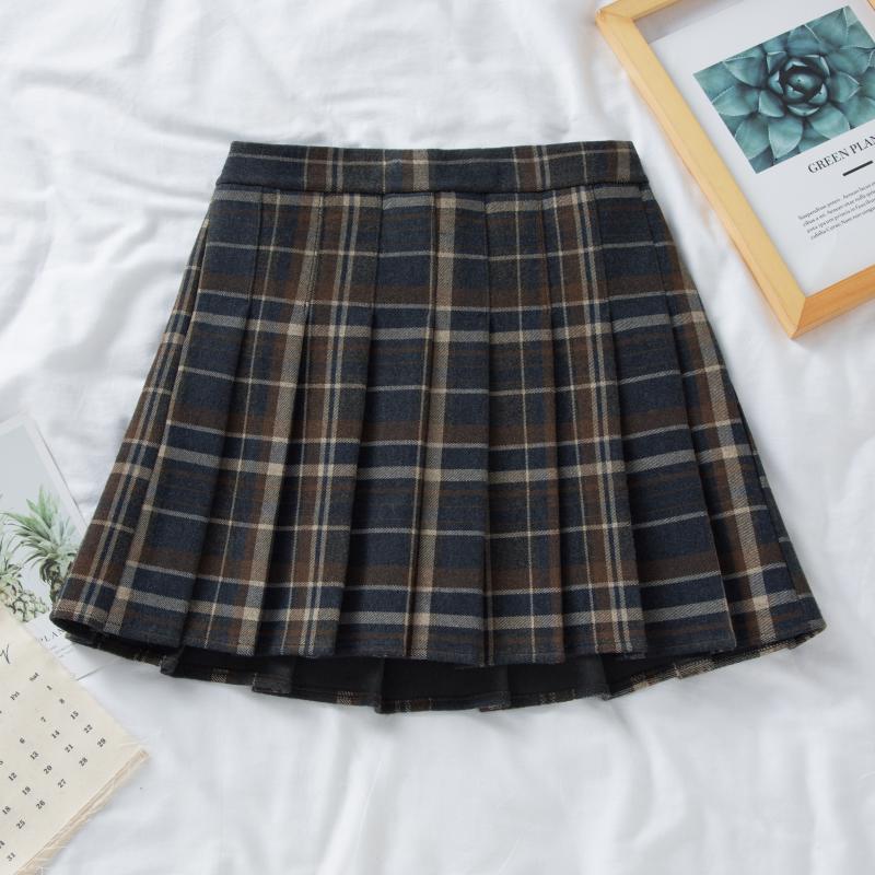 Plus Size High-Waisted A-Line Plaid Wool Pleated Skirt for Autumn Winter - Flattering Short Skirt for Curvy Women and Students