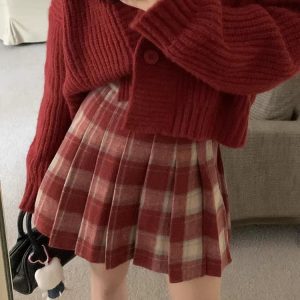 Plus Size High-Waisted A-Line Plaid Wool Pleated Skirt for Autumn Winter - Flattering Short Skirt for Curvy Women and Students