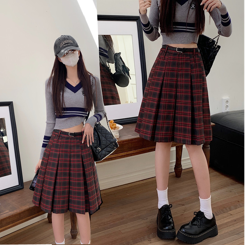 Plus-Size High-Waisted A-Line Pleated Skirt in Red Plaid - Mid-Length, Flattering Design for Spring and Summer Fashion