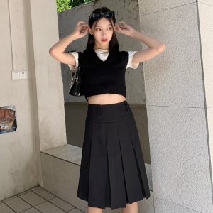 Plus-Size High-Waisted Gray Pleated A-Line Skirt for Women - Mid-Length College Style, Slimming Design for Autumn Fashion