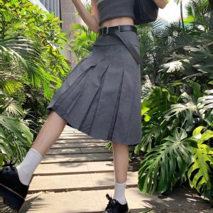 Plus-Size High-Waisted Gray Pleated A-Line Skirt for Women - Mid-Length College Style, Slimming Design for Autumn Fashion