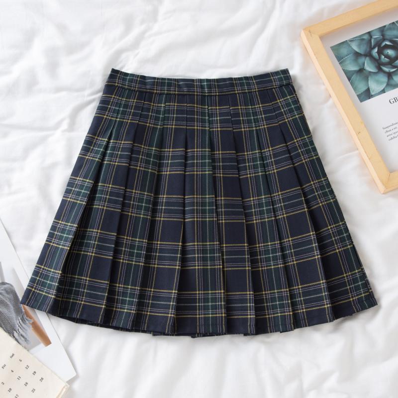 Plus-Size High-Waisted JK Japanese-Style Plaid Pleated Skirt, Slimming Puffed A-Line Design for Women, College Casual Fashion