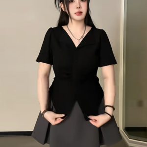 Plus-Size Irregular Loose-Fitting Short Sleeve T-Shirt for Women, V-Neck with Pleated Design and Side Slits, Summer Essential