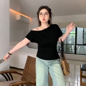 Plus-Size Irregular Off-Shoulder Short Sleeve T-Shirt - Comfortable Slimming Top for Casual Wear