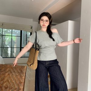Plus-Size Irregular Off-Shoulder Short Sleeve T-Shirt - Comfortable Slimming Top for Casual Wear