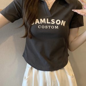 Plus Size Korean Style Letter Polo Collar Short Sleeve T-Shirt for Women - Tummy-Covering Slim Fit Cropped Top for Summer